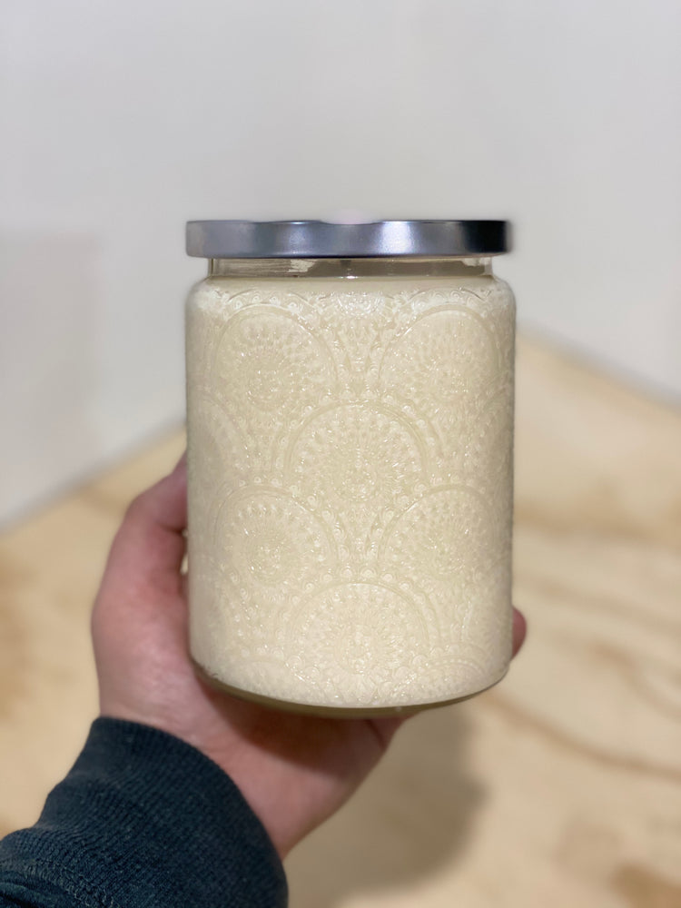 
                
                    Load image into Gallery viewer, Embossediva Coco-Soy Candle - 700g-Delicate blaze 
                
            